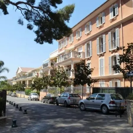 T3 Agreable, Proche Centre Et Plage. * Carqueiranne